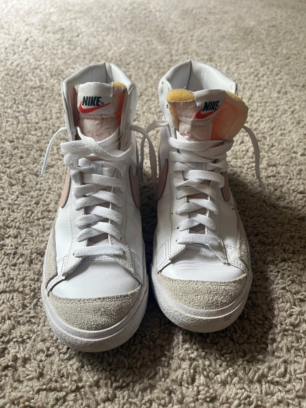 NIKE Blazer Mid 77 White/Light Pink Sneakers, Size 9